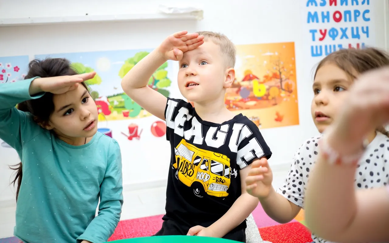 Дети на занятии в Baby Cool